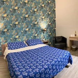 https://hotel-porta-ai-tufi.it-tuscanyhotel.com